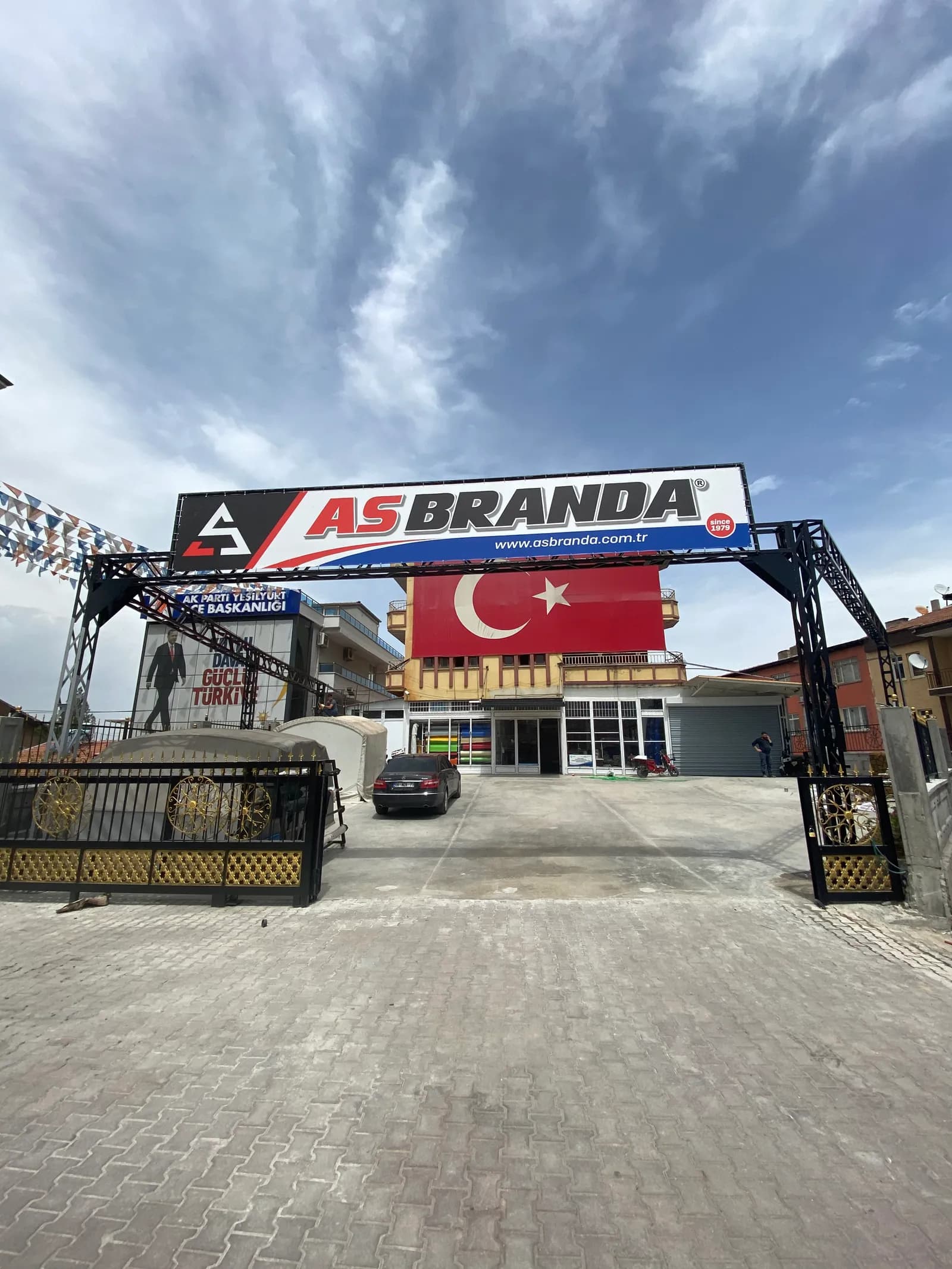 AS Branda — kurulmuş germe çadır